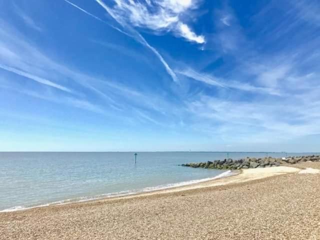 Sunshine Atlas Glamping Retreat Jaywick Sands Exterior foto